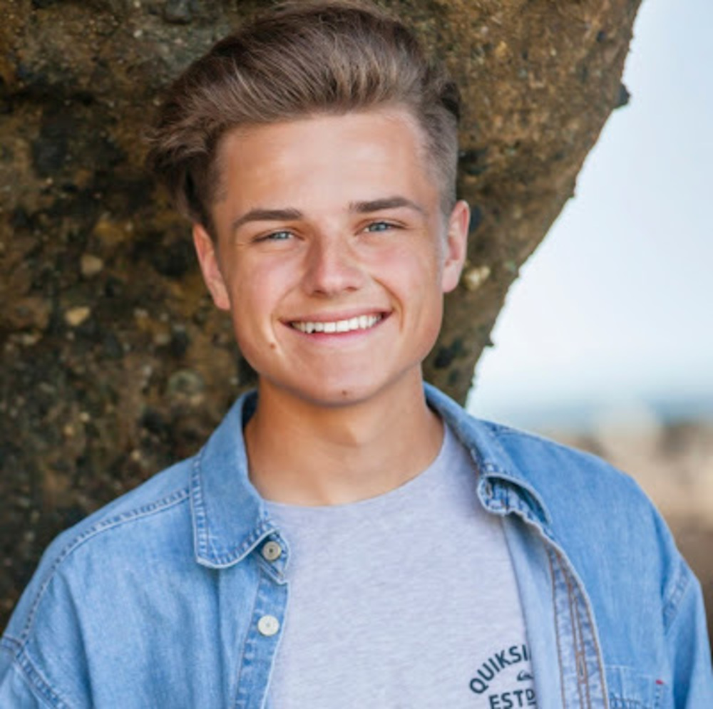 Meet your Posher, Adam